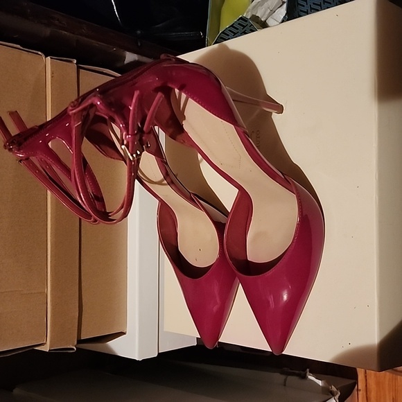 Aldo bordeaux red patent pump with double ankle strap Size 8.5 (39) - Picture 2 of 4
